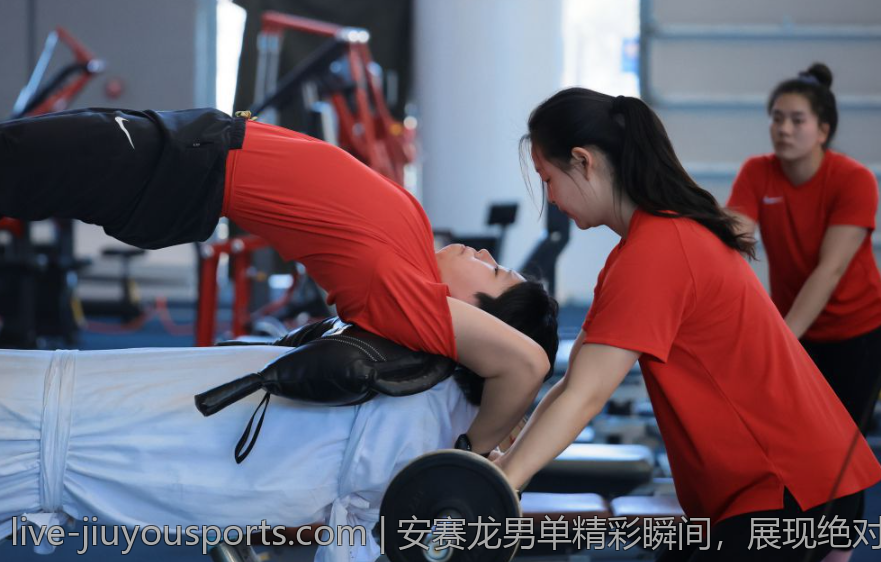 安赛龙男单精彩瞬间，展现绝对统治力的回放